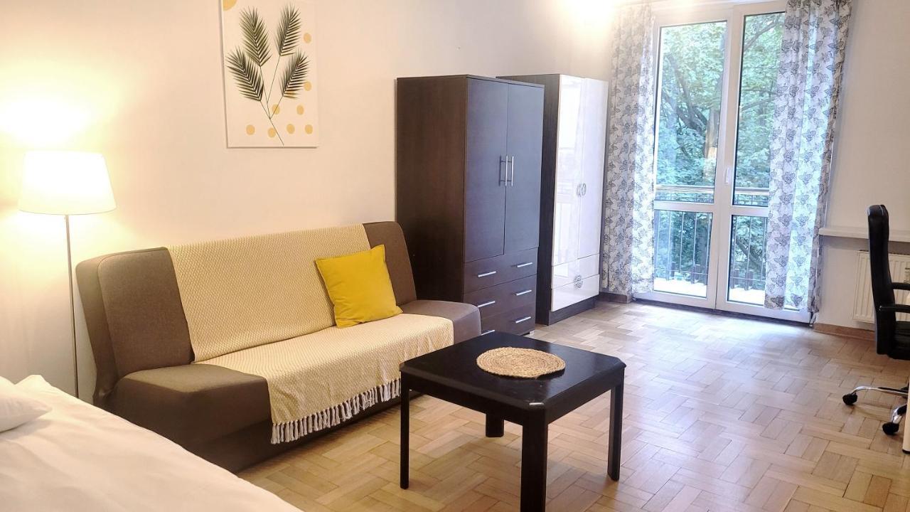Happy Life - Apartment Next To Metro Station Varşovia Exterior foto